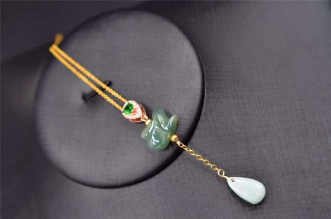 jade rabbit necklace