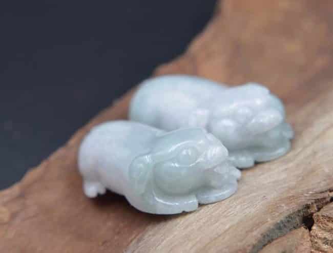 jade icy pig pendant