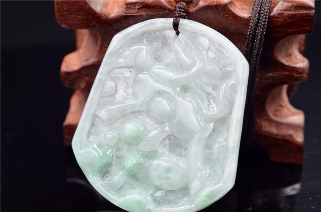 jade horse pendant