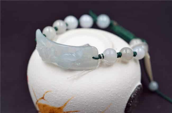 natural jade beaded bracelet
