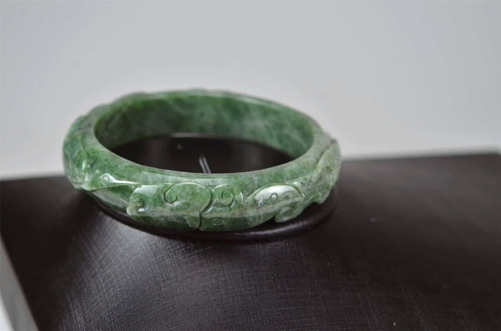 carved-green-jadeite-old-jade-bangle-with-ruyi-03072033-60mm-helen