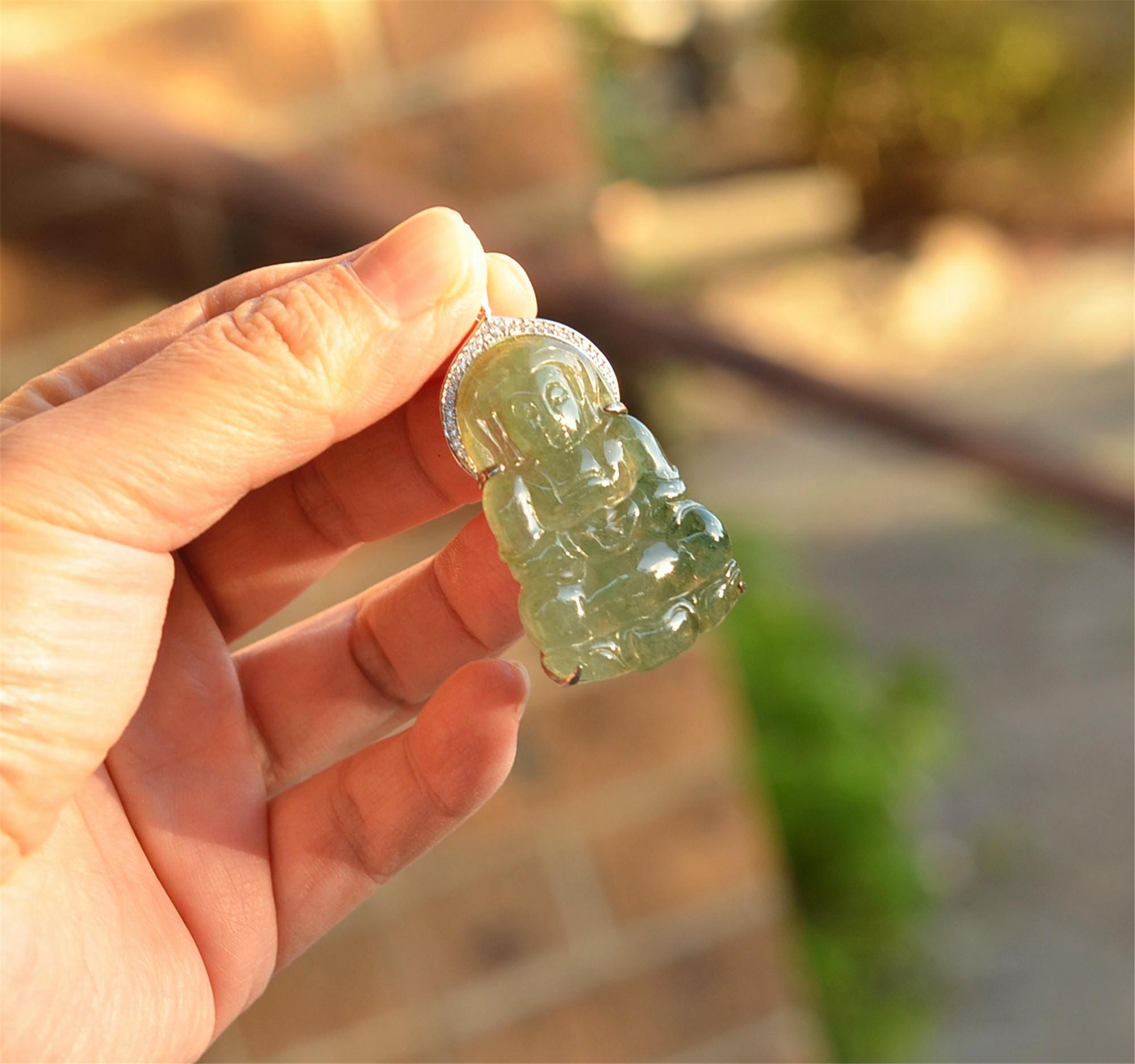 Green Hand-carved Jadeite Buddha of Mercy Amulet Pendant silver JPT00000009
