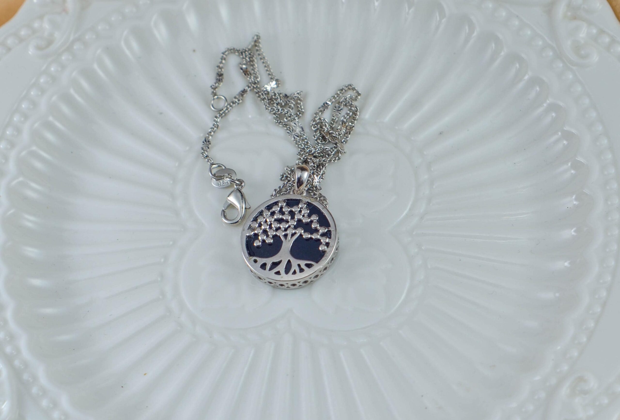 Natural Black Jade Tree of Life Pendant Necklace in 925 Sterling Silver JPT00119