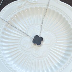 Natural Black Jade Clover Pendant Necklace in 925 Sterling Silver JPT00118